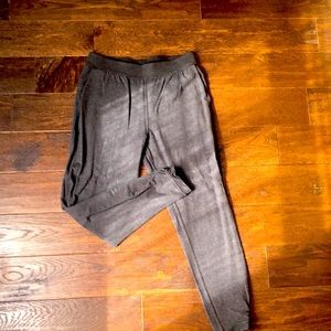 Lululemon twisted and tucked jogger